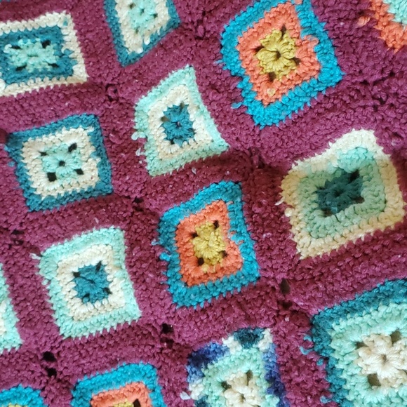 Vintage Handmade Crochet Boarders Throw. Granny squares.